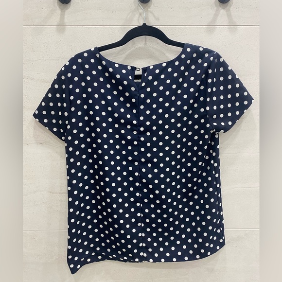 Adorable Satin J.Crew Short Sleeve Blouse Small - Picture 2 of 3